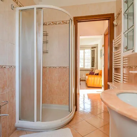 Апартаменты Beautiful In With Kitchen