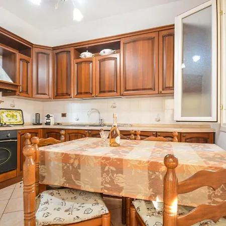Beautiful In With Kitchen شقة